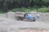 Un informe de la UNT recomienda que se suspenda la extracción de áridos en el río Muerto