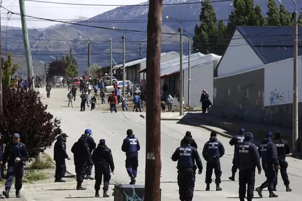 Berni acusó a Moyano y a Micheli de instigar los saqueos