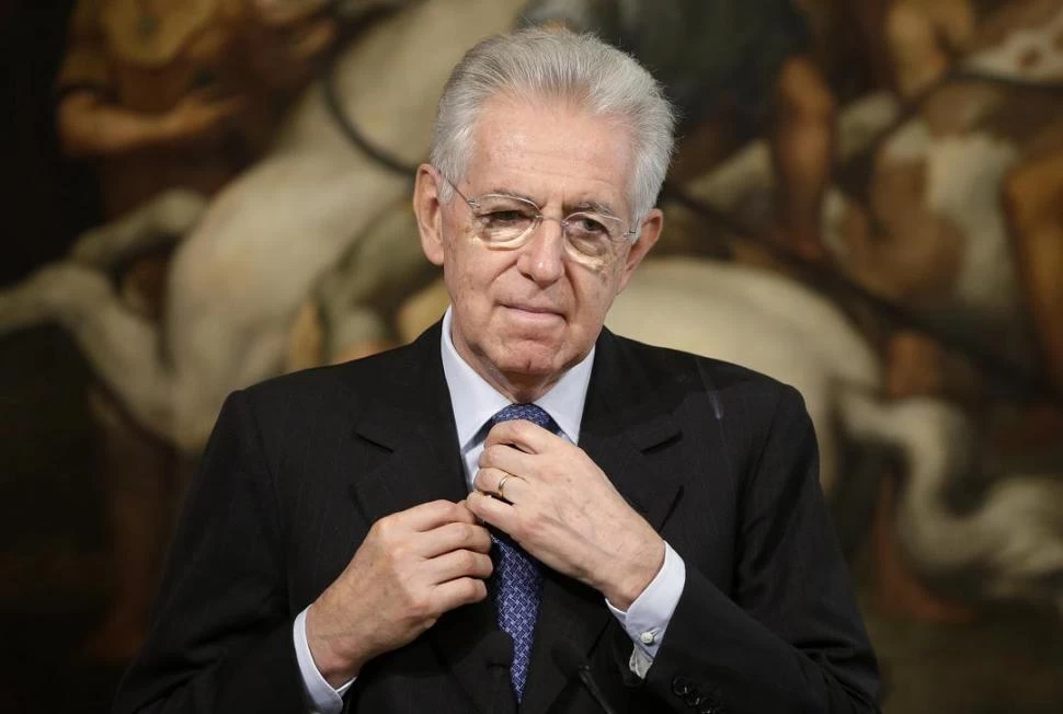 SALIDA. El tecnócrata Monti logró aprobar los presupuestos para 2013.  REUTERS