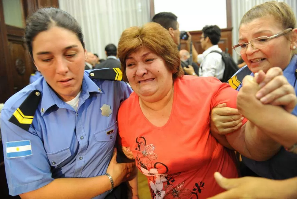 EMOCIONADA. Medina lloró apenas conoció su absolución en el caso Verón. LA GACETA / FOTO DE HECTOR PERALTA (ARCHIVO) 
