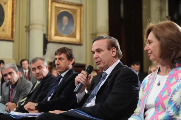 Pichetto negó que aspire a reemplazar a Beatriz Rojkés