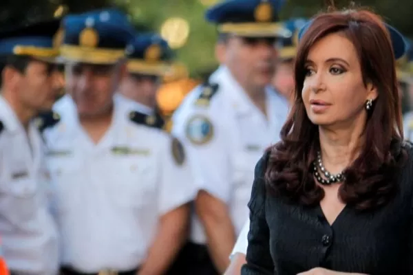 Por consejo médico, Cristina acorta su gira por Asia
