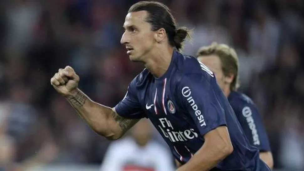 FESTEJO. Zlatan Ibrahimovic festejando un tanto con la camiseta del Paris Saint - Germain. FOTO TOMADA DE GOAL.COM