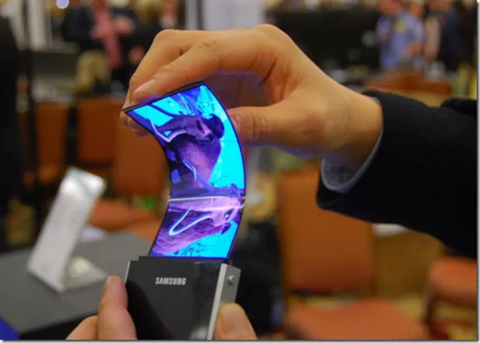 Samsung mostrará su pantalla flexible en el CES 2013.  ITECHOW.COM