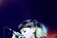 Sushi, rap en inglés y mucho baile en una fiesta distinta