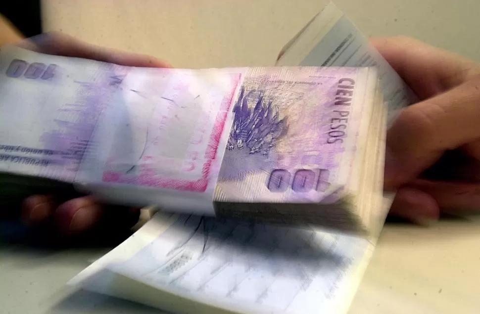 EXPANSIÓN. El Gobierno seguirá emitiendo pesos para poder financiarse. LA GACETA / FOTO DE JOSé NUNO (ARCHIVO)