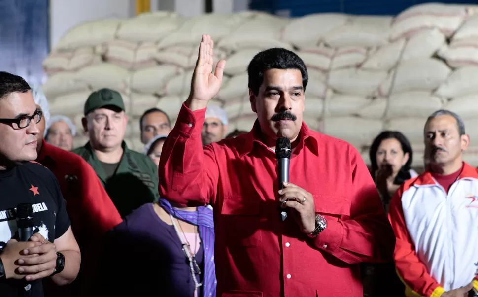 CONFIADO. Maduro trata de calmar las voces que hablan de una recaída del presidente venezolano. REUTERS.