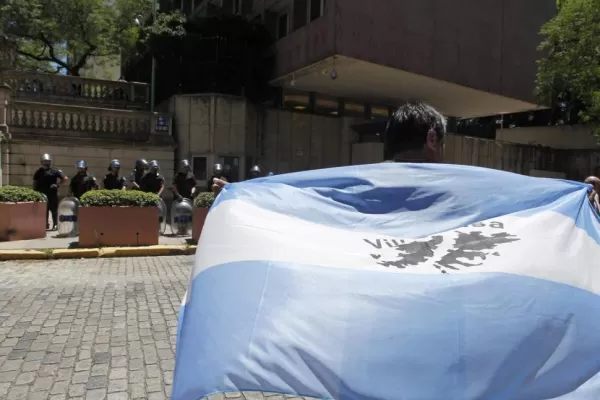 Inglaterra objeta la presión argentina por Malvinas