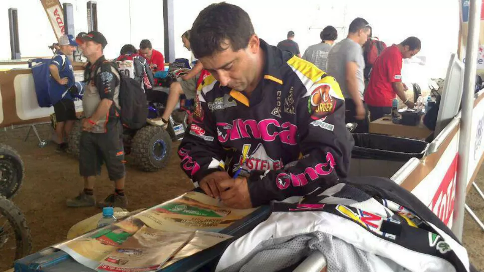 LISTO PARA LARGAR. Rodolfo Bollero, en la cetgoría motos, será el único tucumano en el Dakar 2013. FOTO TOMADA DEL FACEBOOK DE RODOLFO BOLLERO