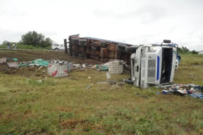 Grave choque de un camionero tucumano en Santiago del Estero