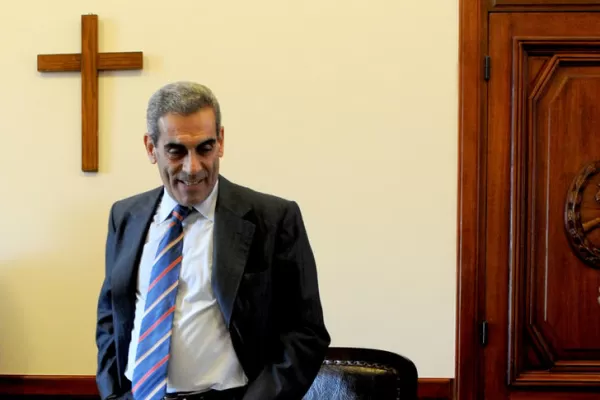 Estofán prometió llevar computadoras a todos los juzgados de Paz