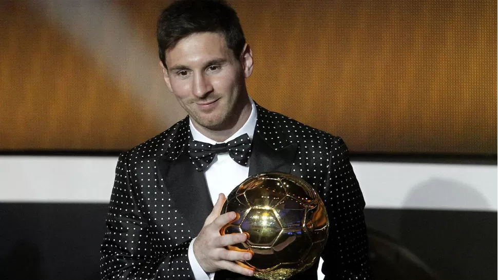 ELOGIADO. Lionel Messi y su cuarto Balón de Oro generaron una lluvia de elogios de todas partes del mundo. REUTERS