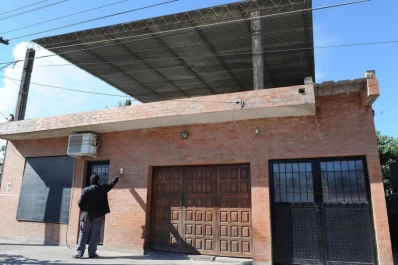 Simularon ser clientes para entrar al negocio y desvalijarlo