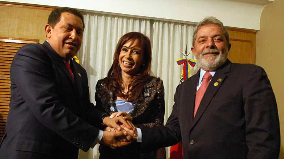 OTROS TIEMPOS. Chávez, Cristina y Lula, en una reunión trilateral que se realizó en 2008, en Tucumán. ARCHIVO