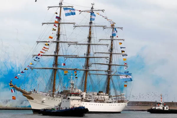 La Fragata Libertad amarró en el puerto de Mar del Plata y culminó su travesía