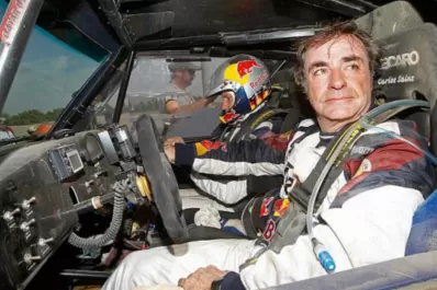 El español Carlos Sainz abandonó en la sexta etapa por rotura de motor