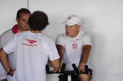 Los jugadores esperan que se les abone la deuda