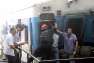 Once: la Justicia procesa, los políticos se pelean