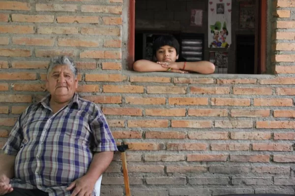 Los vecinos padecen sed de agua y de viviendas dignas