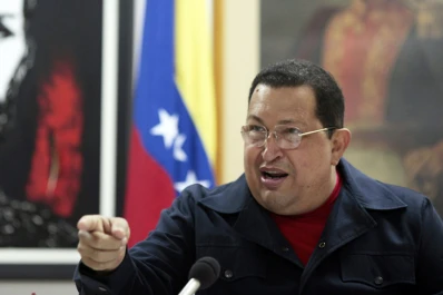 Aseguran que Chávez instruye al alto mando político desde Cuba