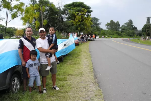 Una bandera argentina de 25 metros que expresó pasión