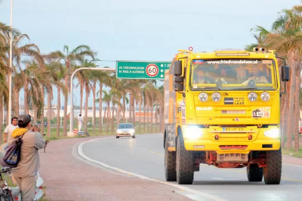 La caravana del Dakar ya acelera en tierras santiagueñas