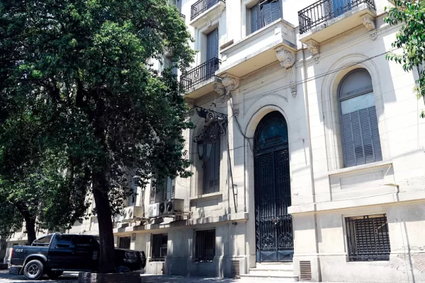 En el histórico Casino quieren construir un centro de convenciones y cocheras subterráneas