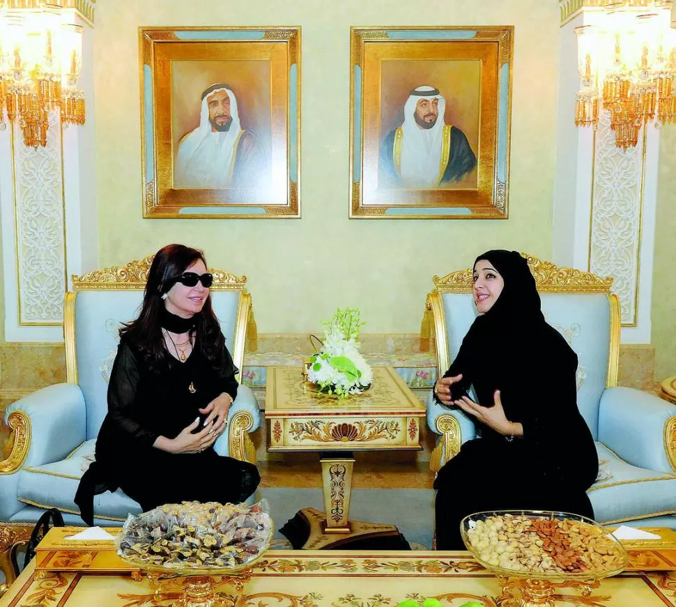 HOTEL DE LUJO. Cristina fue acompañada al Emirates Palace por personal de protocolo del gobierno emiratí. DYN