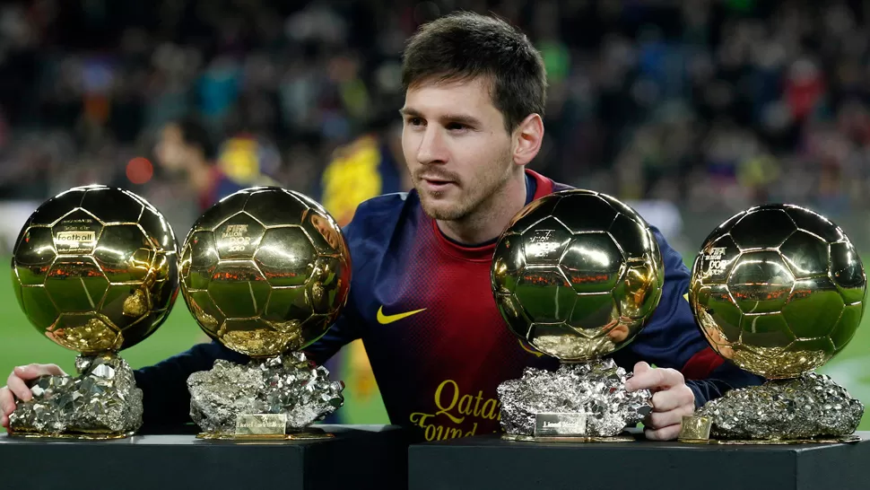 HISTORICO. El delantero de Barcelona consiguió todos estos trofeos de manera consecutiva. REUTERS