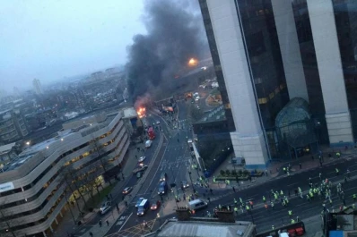 Londres se conmocionó con el accidente de un helicóptero
