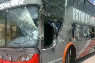 Un ómnibus con 50 niños tucumanos chocó en Santiago del Estero