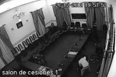 Acusan a un legislador de violar a una mujer