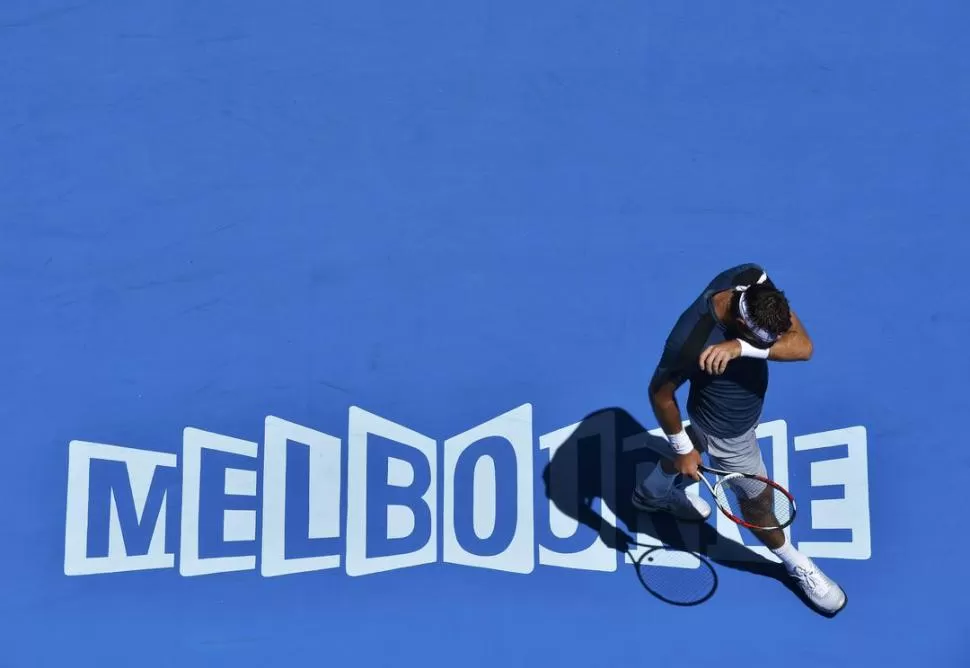  UNA SOMBRA... Del Potro no pudo mostrar su nivel ante Chardy. El francés se impuso después de cuatro horas de juego. REUTERS