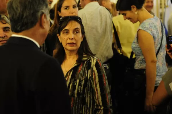 Carrillo va a Diputados, de la mano de Betty