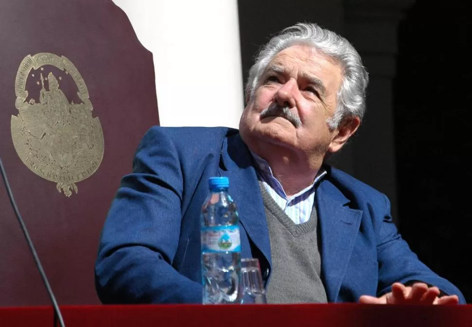 NO LA VEN COMO ÉL. Mujica quiere que se abra un debate sobre la droga. TELAM