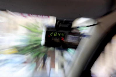 Roban los relojes a los taxistas y los venden  en el mercado negro a un tercio de su valor