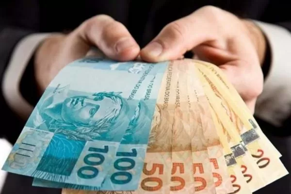 En el mercado informal, el blue y el real no encuentran un techo