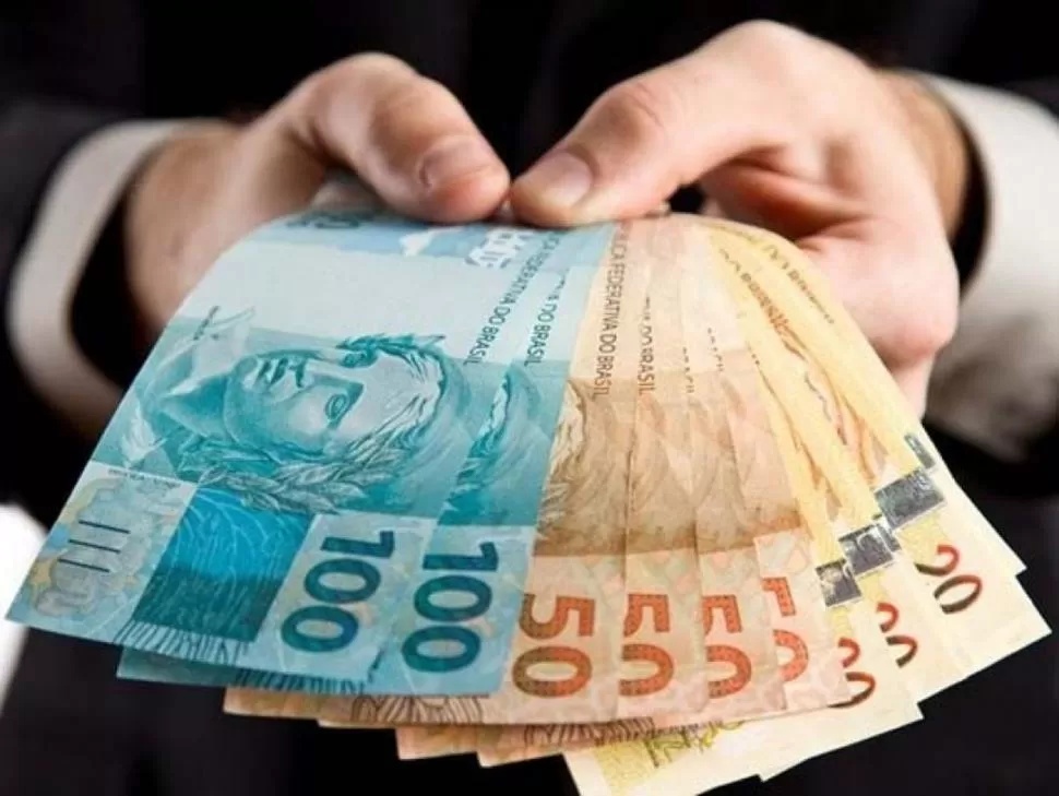 REPUNTE. El real sube en el mercado cambiario oficial de la provincia; ayer cerró en $ 2,80 para el público.  REVISTAON.COM.BR