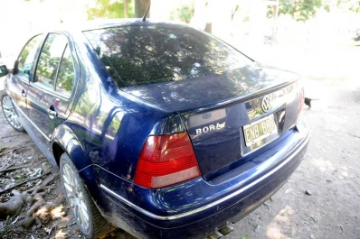 Balearon un auto con hinchas de Atlético