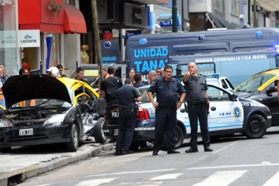 Un taxi en contramano dejó un muerto y cinco heridos