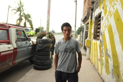 Atropelló a un cartero con la camioneta y huyó