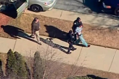 Un adolescente y un profesor resultaron heridos en otro tiroteo en una escuela