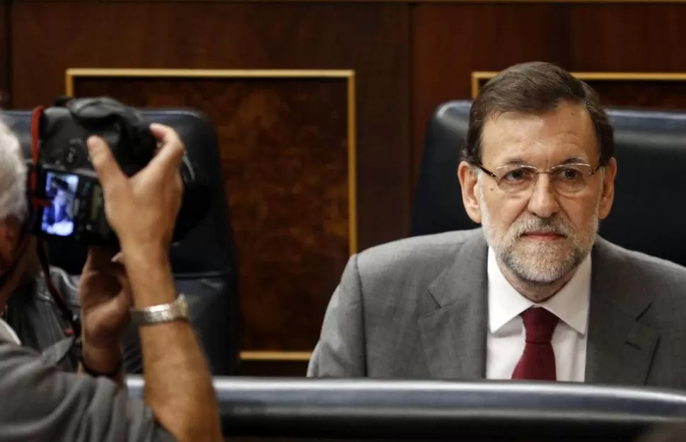 EN LA MIRA. Mariano Rajoy quedó más comprometido en las denuncias de corrupción dentro del Partido Popular y la izquierda ya habla de su renuncia. REUTERS