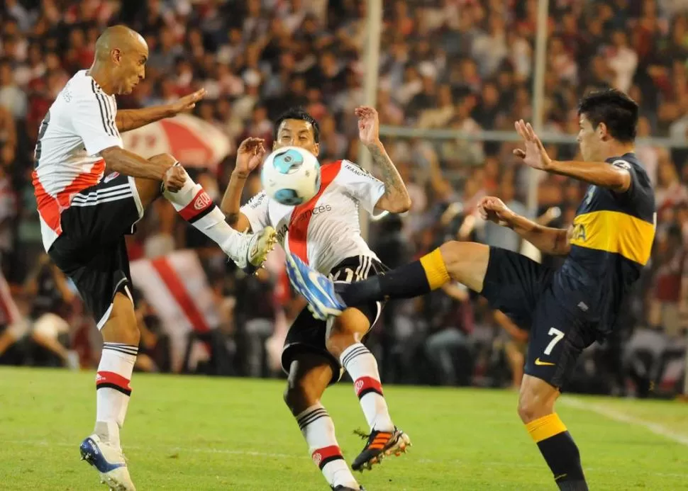 EN DEUDA. Al superclásico en Mendoza le faltó en fútbol lo que le sobró en rispidez. En Córdoba estarán los mejores, por lo que se espera un partido más vistoso. 