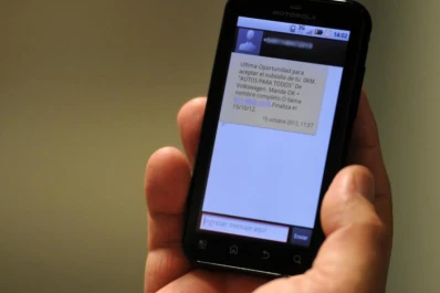 Por SMS estafaban desde la cárcel prometiendo autos