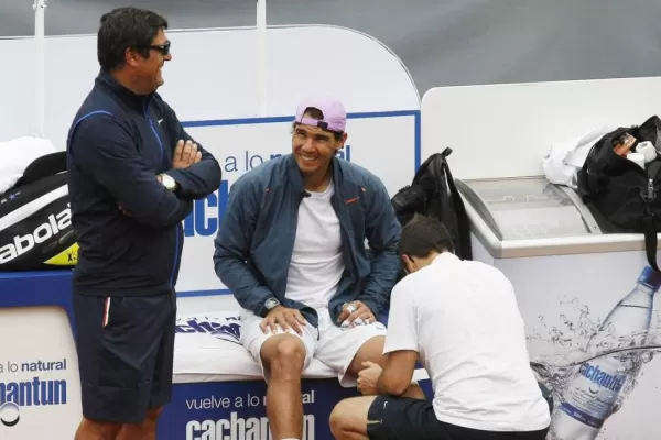 Nadal, que reaparecerá contra un rival argentino, cumple con todos en Chile