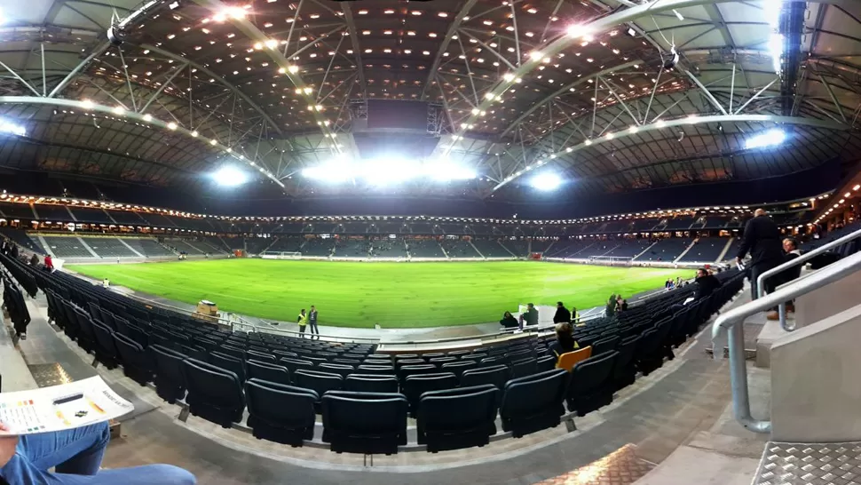 NIVEL. Ubicado a 20 kilómetros de Estocolmo, el estadio cuenta con capacidad para 50 mil espectadores. FOTO TOMADA DE SKYSCRAPERCITY.COM