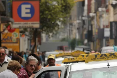 Denuncian que la causa de los taxis truchos está congelada