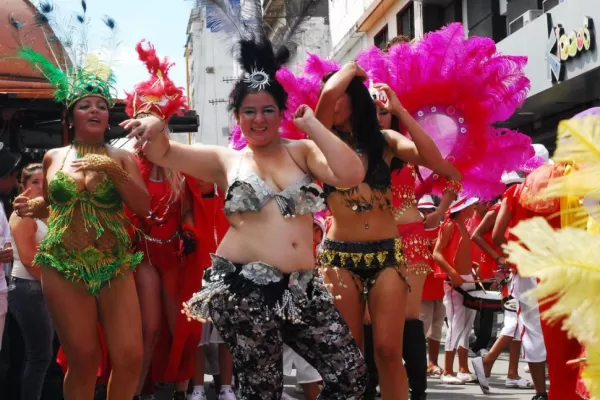 Carnavales, teatro, cumbia y desfiles