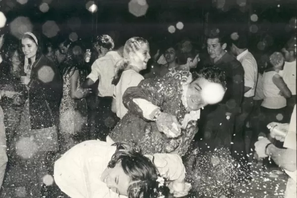 Cambian las costumbres, pero la pasión sobrevive